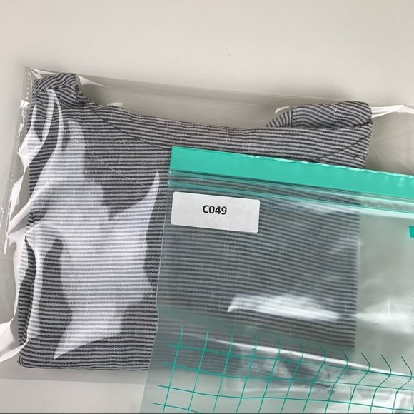 TAHARI Long Sleeved Striped Linen Pullover Top - Picture 6 of 8